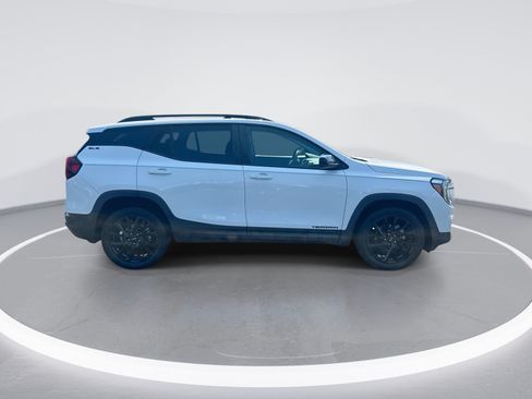 Used 2023 GMC Terrain SLE w/ Elevation Edition FWD image 10