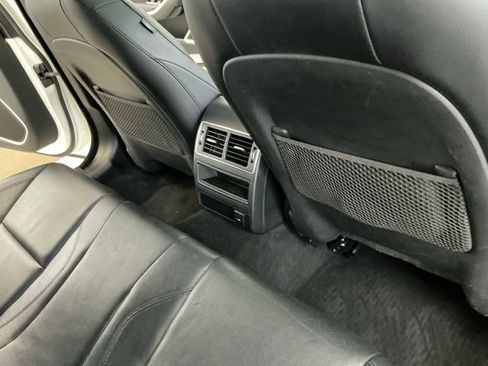 Used 2022 Jaguar XF SE image 29