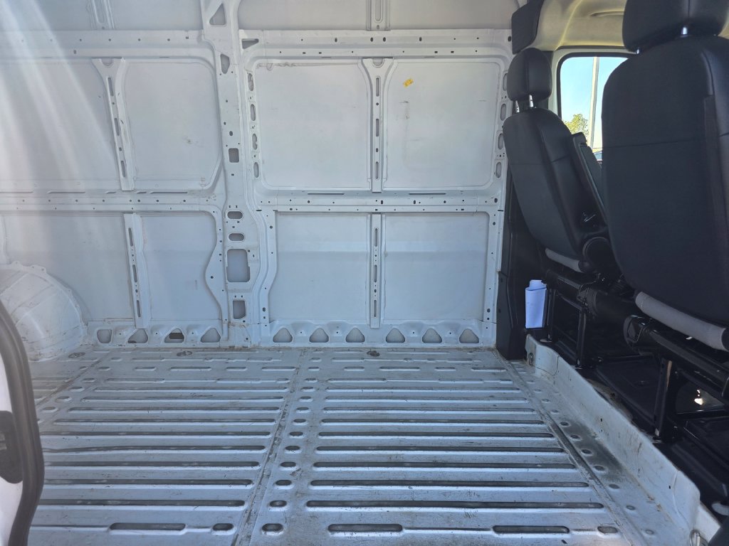 Used 2025 RAM ProMaster 2500 w/ Convenience Group FWD image 18