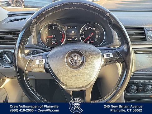 Used 2017 Volkswagen Passat 1.8T SEL Premium image 5