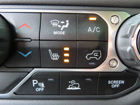 Certified 2024 Jeep Wrangler Unlimited Rubicon w/ Technology Group AWD/4WD image 13