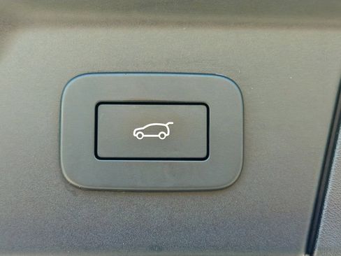 Certified 2024 Land Rover Range Rover Velar Dynamic SE AWD/4WD image 12
