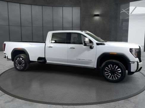Used 2026 GMC Sierra 3500 Denali Ultimate AWD/4WD image 4