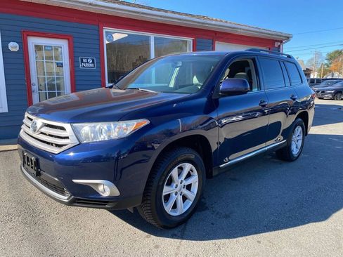 Used 2013 Toyota Highlander Plus image 2