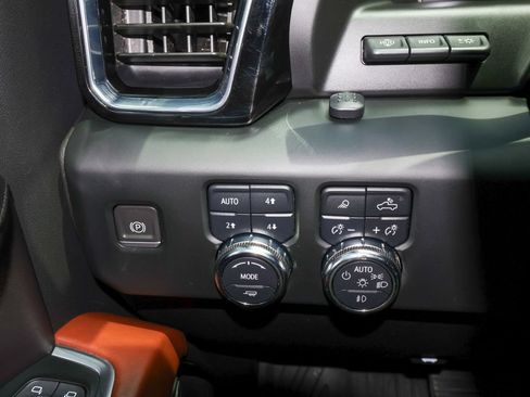 Used 2024 GMC Sierra 2500 Denali Ultimate w/ Max Trailering Package AWD/4WD image 27