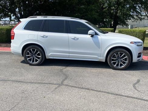 Used 2017 Volvo XC90 T6 Momentum w/ Vision Package AWD/4WD image 2
