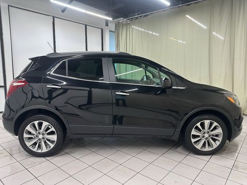 Used 2020 Buick Encore Preferred image 3