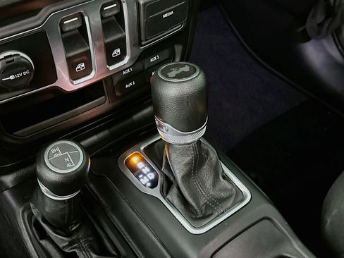 Used 2020 Jeep Wrangler Sport AWD/4WD image 23