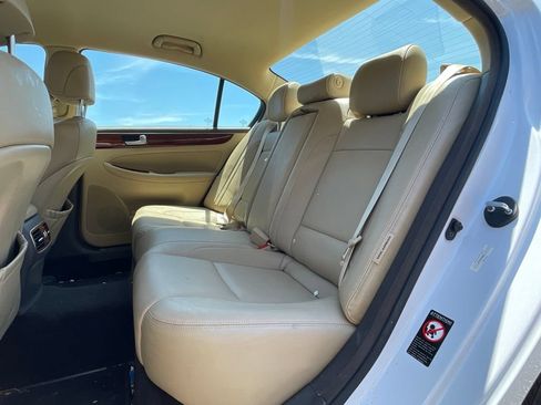 Used 2014 Hyundai Genesis 3.8 RWD image 12