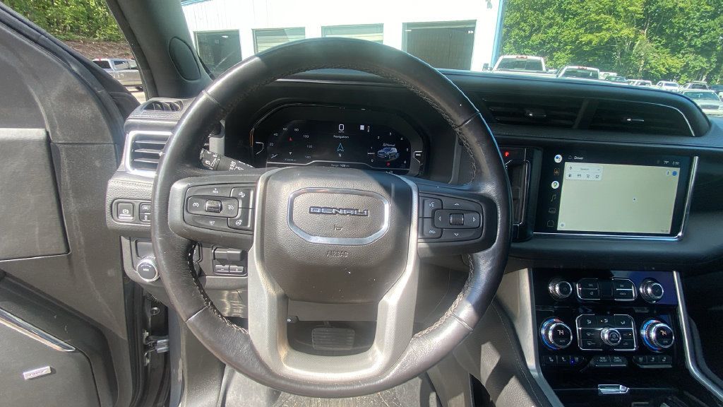 Used 2022 GMC Yukon XL Denali w/ Advanced Technology Package RWD image 22