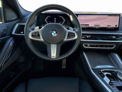 Used 2025 BMW X6 xDrive40i w/ Climate Comfort Package image 8