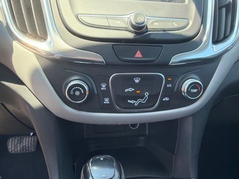 Used 2019 Chevrolet Equinox LS w/ LS Convenience Package FWD image 16