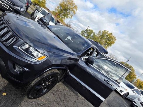 Used 2015 Jeep Grand Cherokee Altitude image 17