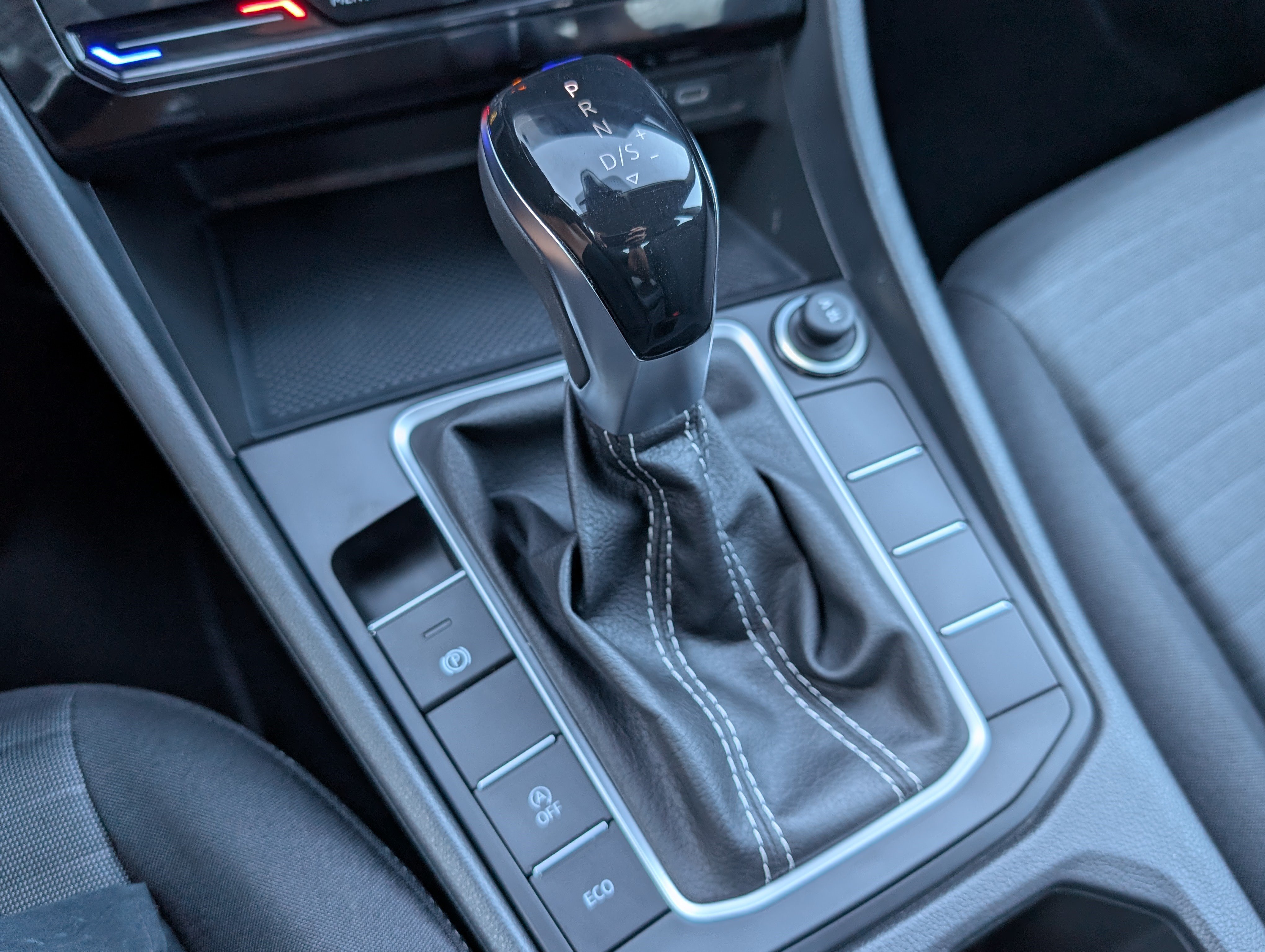 Used 2026 Volkswagen Jetta S FWD image 29