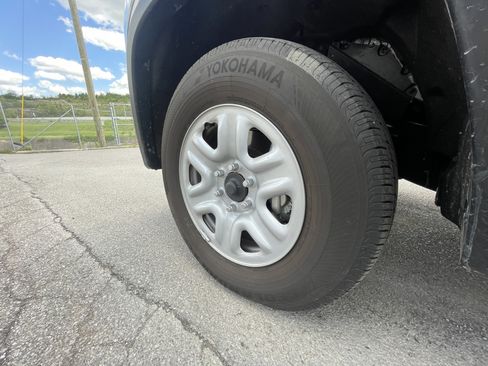 Used 2025 Toyota Tundra SR w/ SR Tow Package AWD/4WD image 7