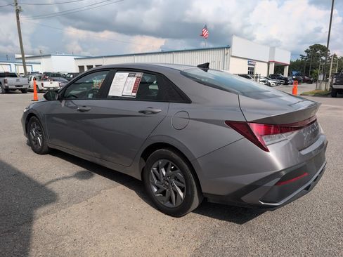 Used 2024 Hyundai Elantra SEL FWD image 6