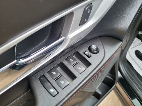 Used 2015 GMC Terrain SLE AWD/4WD image 16