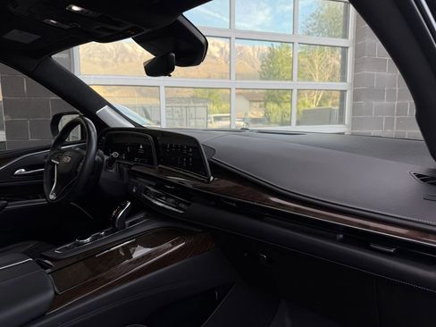 Used 2022 Cadillac Escalade Sport Platinum AWD/4WD image 19