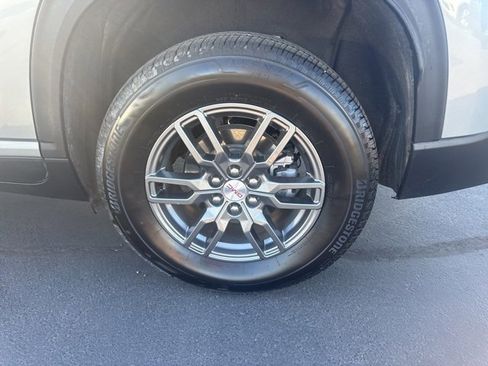 Used 2025 GMC Acadia Elevation image 26