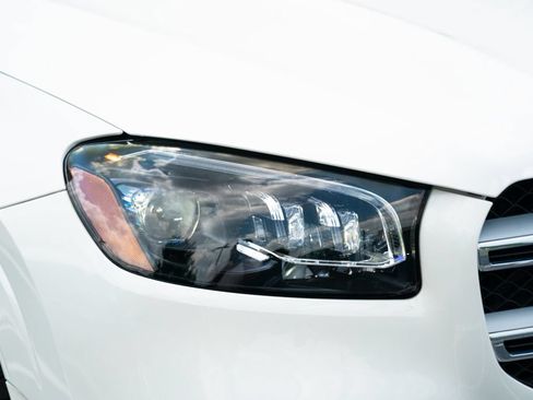 Used 2023 Mercedes-Benz GLS 450 4MATIC image 9