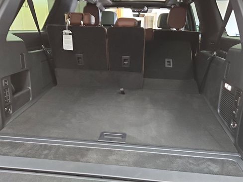 New 2025 Lincoln Navigator L Reserve image 16