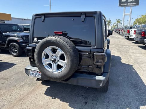 Used 2019 Jeep Wrangler Unlimited Sport S AWD/4WD image 13