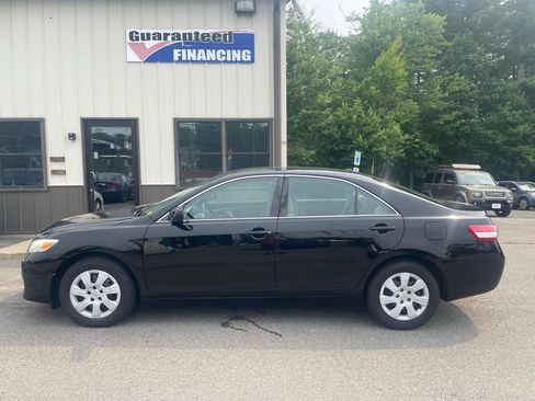Used 2010 Toyota Camry LE FWD image 7