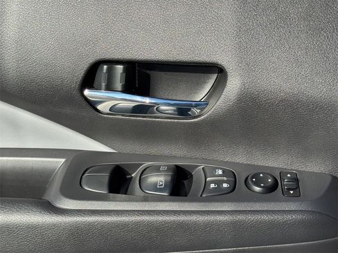 Used 2024 Nissan Kicks SR w/ SR Premium Package image 18