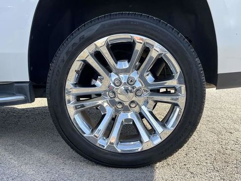 Used 2017 GMC Yukon SLT w/ Premium Edition image 11