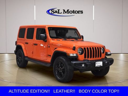 Used 2023 Jeep Wrangler Unlimited Sahara AWD/4WD image 1