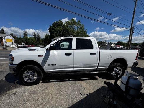 Used 2022 RAM 3500 Tradesman w/ Chrome Appearance Group AWD/4WD image 3