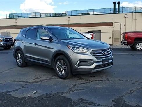 Used 2018 Hyundai Santa Fe Sport image 2