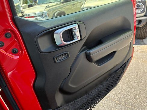 Used 2022 Jeep Wrangler Unlimited Sport AWD/4WD image 16