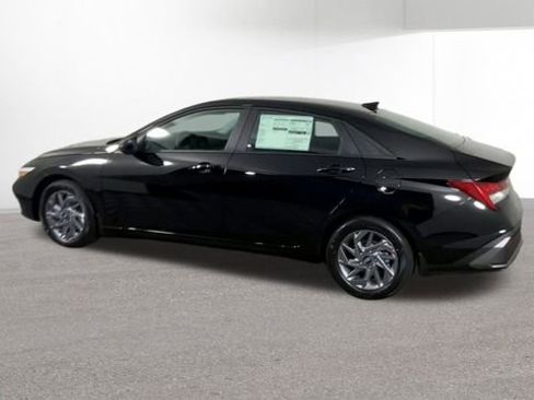 New 2026 Hyundai Elantra Blue image 6