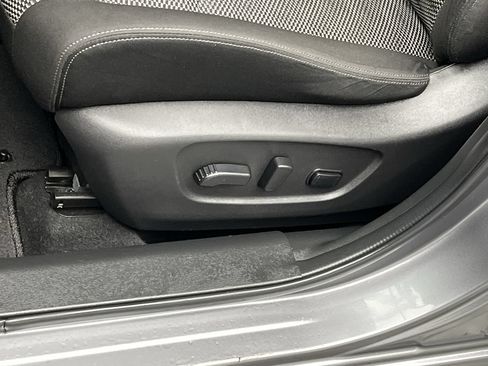 Used 2020 Nissan Rogue Sport SV w/ All-Weather Package AWD/4WD image 9