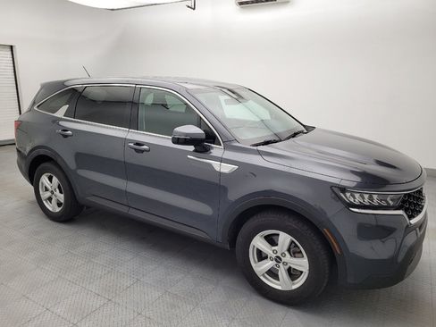 Used 2022 Kia Sorento LX FWD image 11