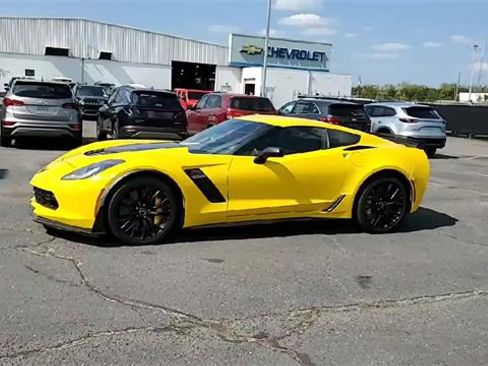 Used 2015 Chevrolet Corvette Z06 w/ 3LZ Preferred Equipment Group image 5