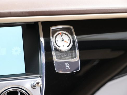 Used 2015 Rolls-Royce Wraith RWD image 56