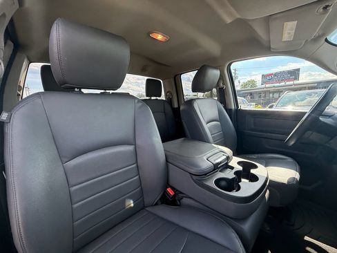 Used 2017 RAM 1500 Express RWD image 24