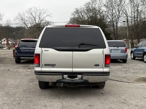 Used 2005 Ford Excursion XLT image 5