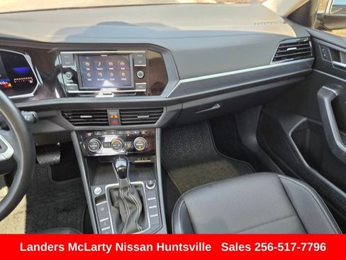 Used 2023 Volkswagen Jetta SE FWD image 16