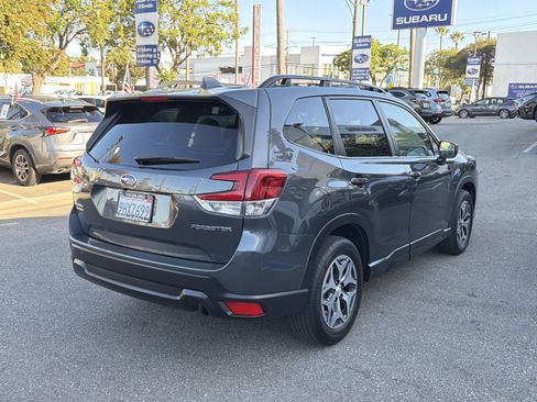 Used 2023 Subaru Forester Premium AWD/4WD image 5