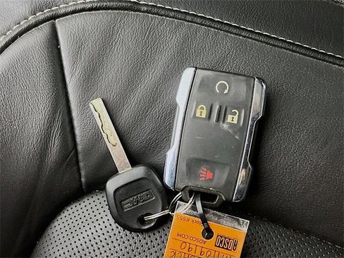 Used 2021 GMC Canyon Denali image 29