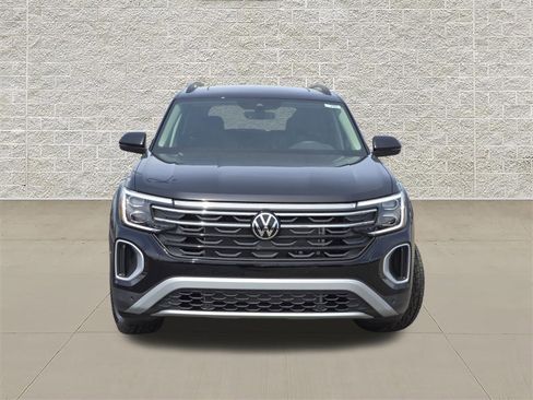 New 2026 Volkswagen Atlas Peak Edition AWD/4WD image 2