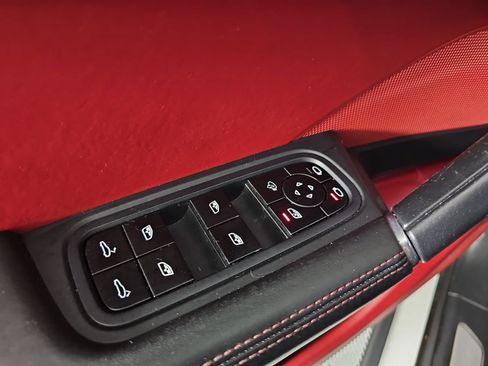 Used 2020 Porsche Cayenne AWD/4WD image 27