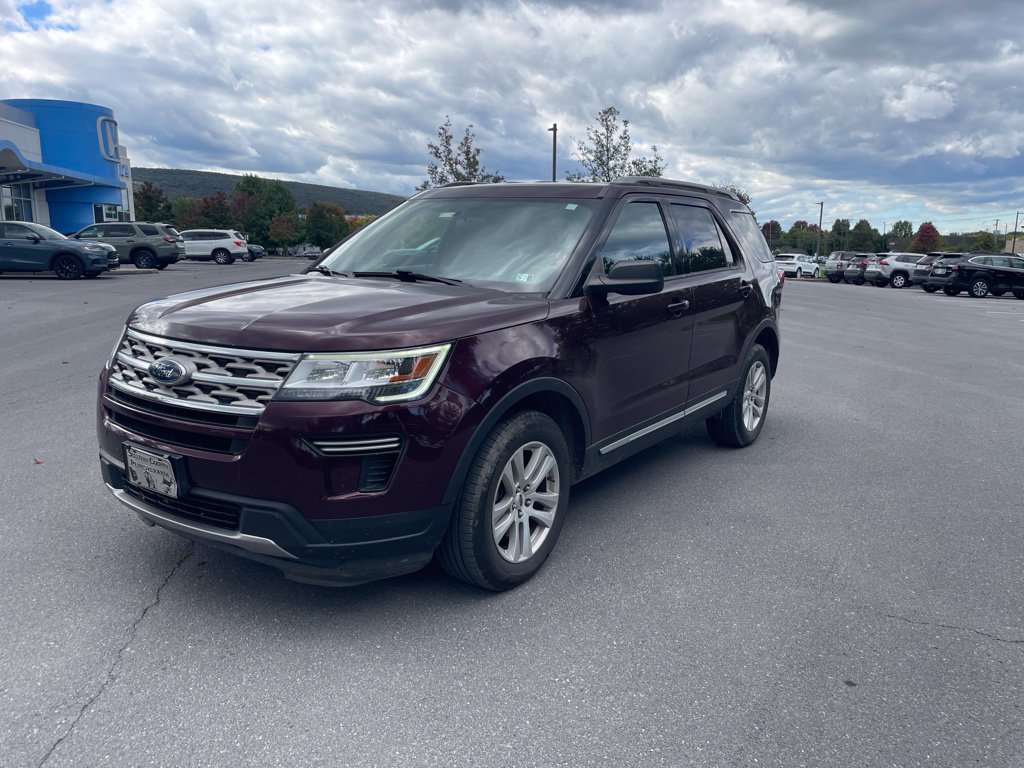 Used 2018 Ford Explorer XLT AWD/4WD image 2