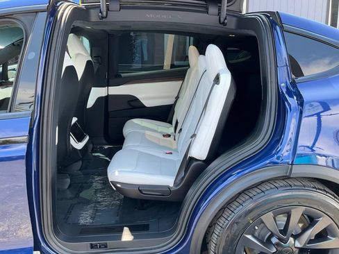 Used 2023 Tesla Model X AWD/4WD image 25