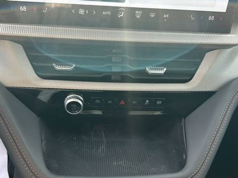 Certified 2025 Ford Explorer Active w/ Active Comfort Package image 24