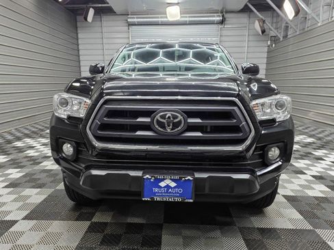 Used 2021 Toyota Tacoma SR5 AWD/4WD image 3