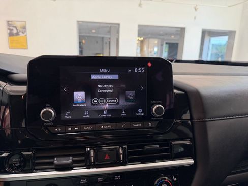 Used 2025 Nissan Pathfinder SV FWD image 20